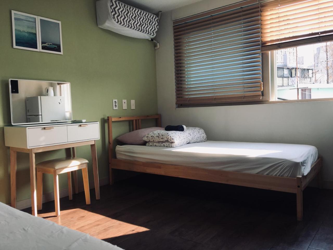 Hongdae Pencil Guesthouse Seoul Eksteriør billede